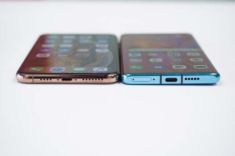 Huawei P30 Pro và iPhone XS Max
