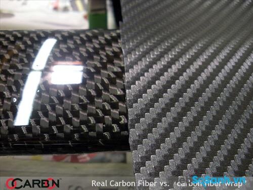 Cận cảnh khung sợi carbon thật (trái) và khung carbon giả (phải)