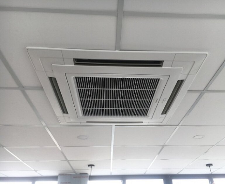 Có nên mua điều hòa Daikin FCRN50FXV1V