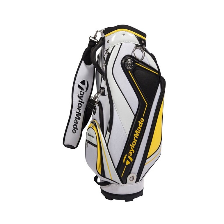 Chân đế túi đựng gậy golf Taylormade vững chắc ổn định, giúp túi có thể đứng thẳng trong suốt quá trình chơi golf