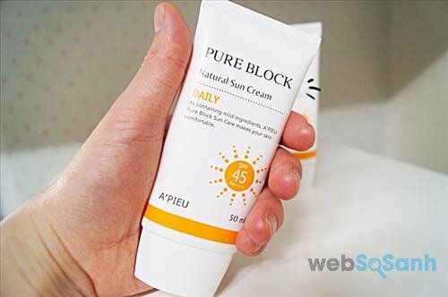Kem chống nắng A’Pieu Pure Block Natural Daily Sun Cream SPF45 PA+++ có bao bì đẹp mắt, hiện đại