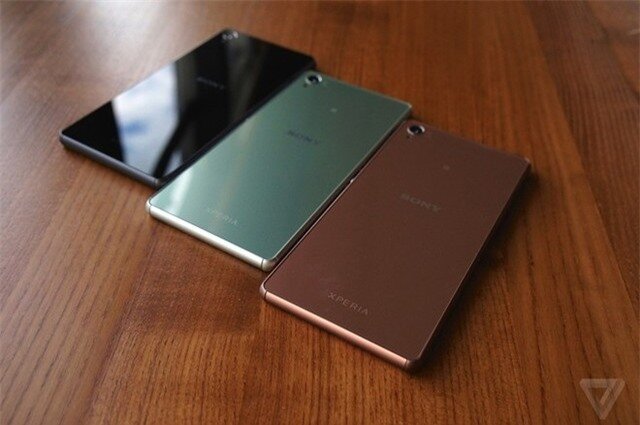 Ảnh thực tế bộ đôi Xperia Z3 và Z3 Compact vừa ra mắt