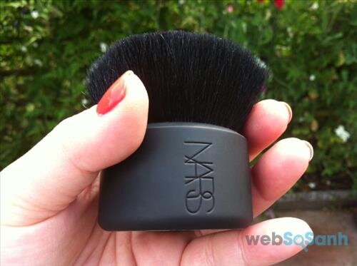 Cọ đánh phấn Nars Botan Kabuki Brush