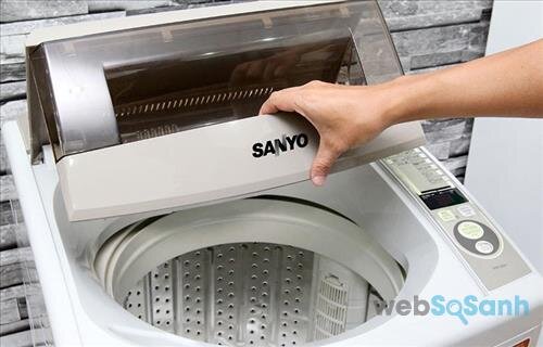 máy giặt Sanyo lồng đứng 8 kg giá 3 triệu đồng