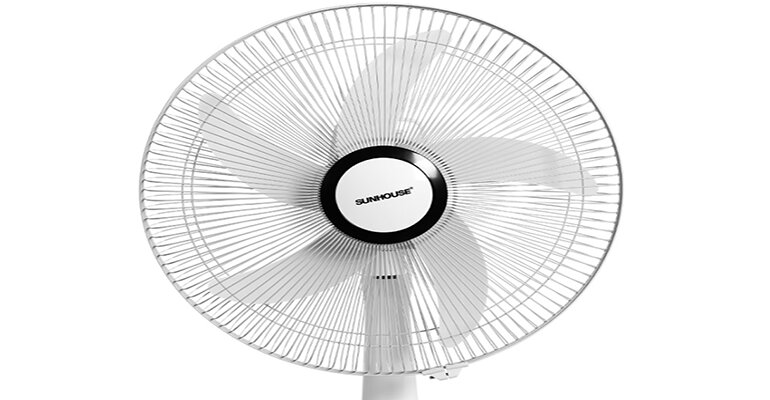 Sunhouse SHD7223 sở hữu 5 cánh quạt tiện lợi quạt tích điện Sunhouse SHD7223