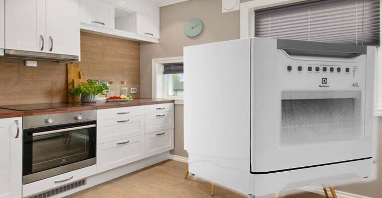 Máy rửa bát Electrolux có thể chứa được 8 bộ bát đĩa trong một lần rửa may rua bat Electrolux 1