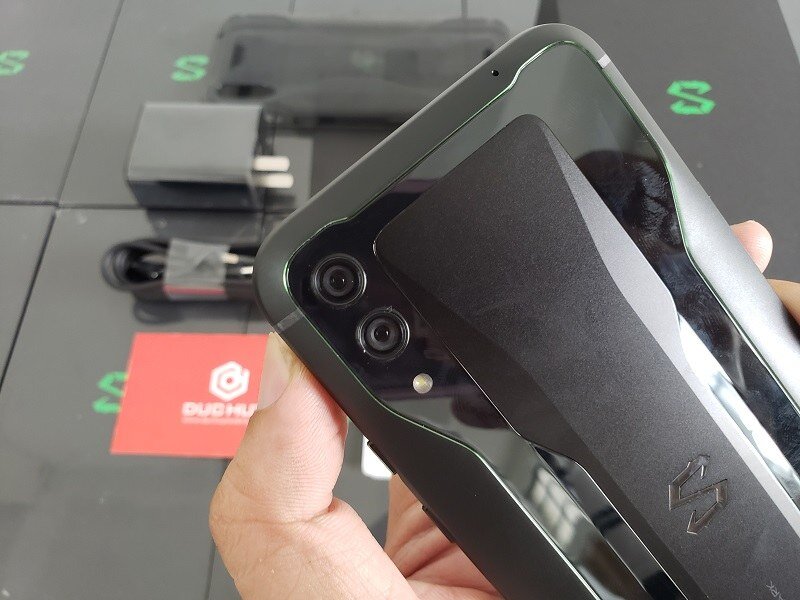 Xiaomi Black Shark 2 sở hữu camera kép phía sau màn hình với độ phân giải lớn lên đến 48MP