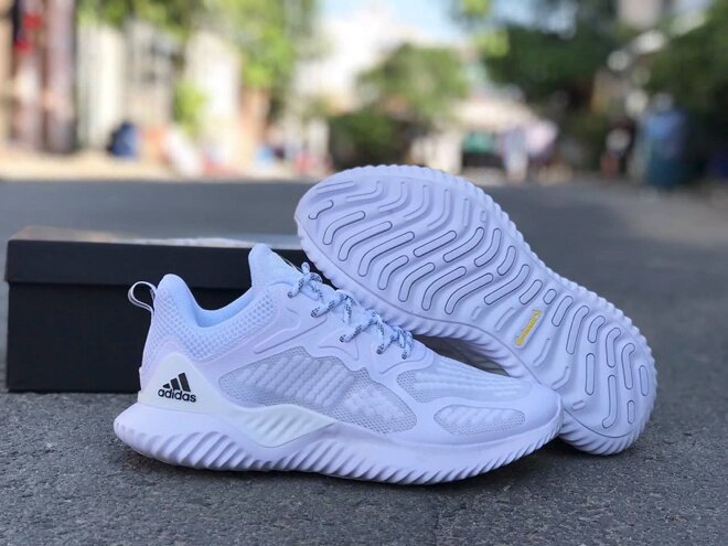 giày thể thao adidas chính hãng màu trắng