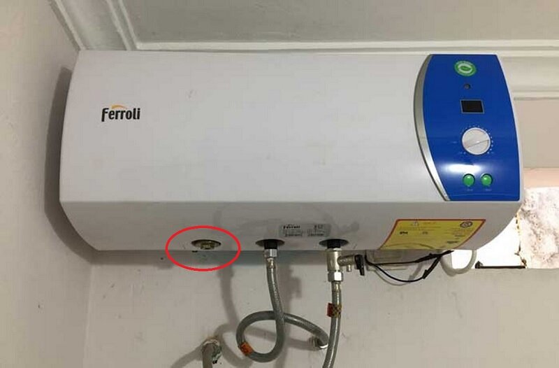 vệ sinh bình nóng lạnh ferroli vị trí xả nước