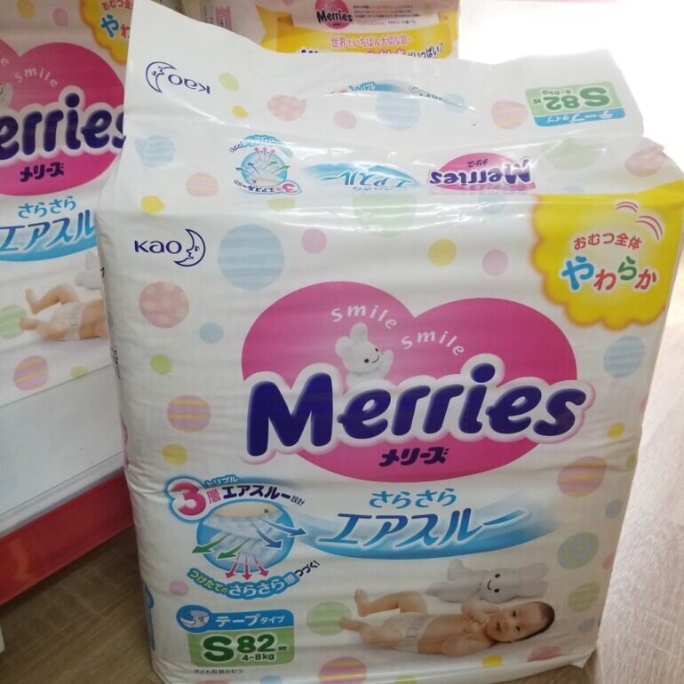 Tã dán Merries size S nhập khẩu