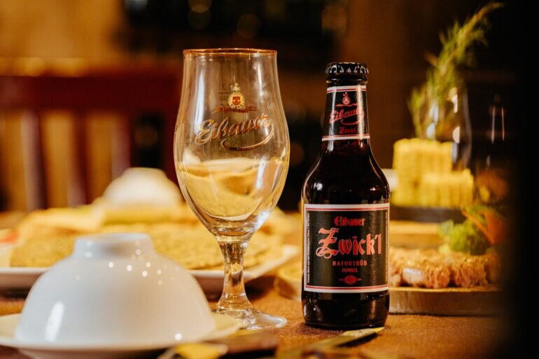 Bia đen Thầy Tu Eibauer Zwick’l Naturtrüb Dunkel 6.7%