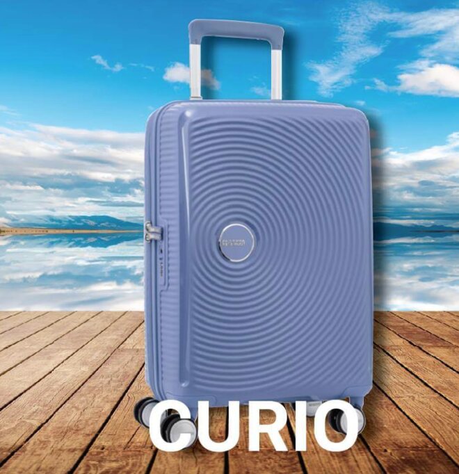 Vali American Tourister Curio có thiết kế đơn giản nhưng cực sang.