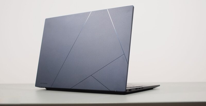 Thiết kế ASUS Zenbook 14 OLED UX3405