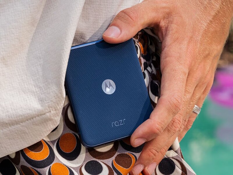 Motorola Razr 60 bán chính hãng với giá quá rẻ, trang bị cực xịn thách thức Galaxy Z Flip7