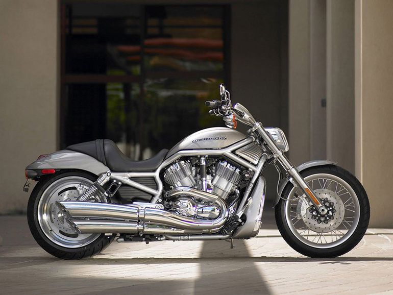 Mẫu xe Harley-Davidson VRSC V-Rod 2002