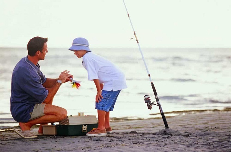 Một trong những kỹ năng mà người câu cần phải học là cách gắn phao câu cá