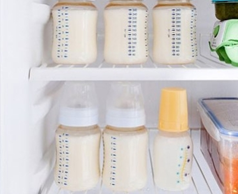 Sữa công thức để được bao lâu sau khi pha và được bảo quản trong tủ lạnh ?