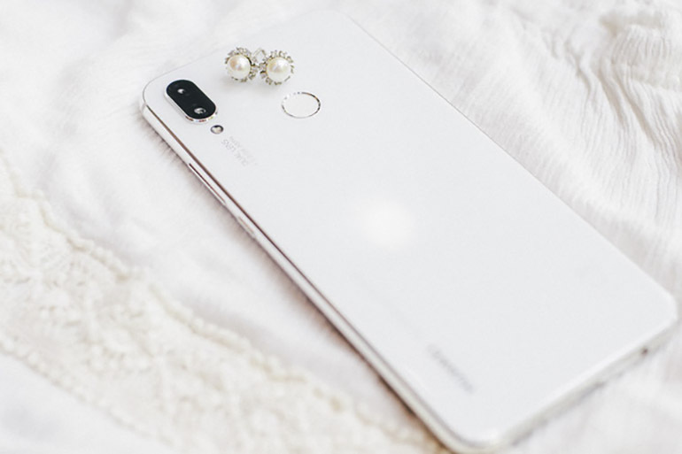 Điện thoại Huawei Nova 3i phiên bản màu trắng ngọc trai: Thiết kế trang nhã, tinh tế, giá rẻ 6,9 triệu đồng