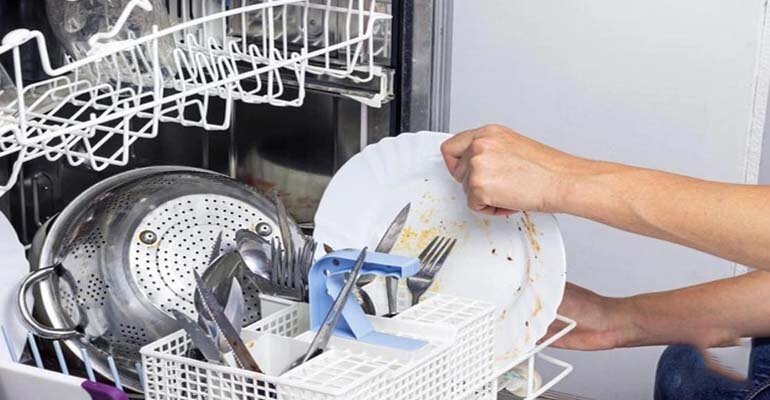 Hướng dẫn vệ sinh máy rửa bát Máy rửa bát không sạch
