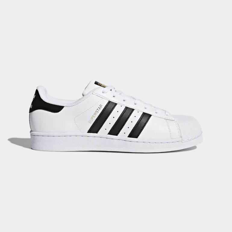Giày thể thao Adidas Superstar.