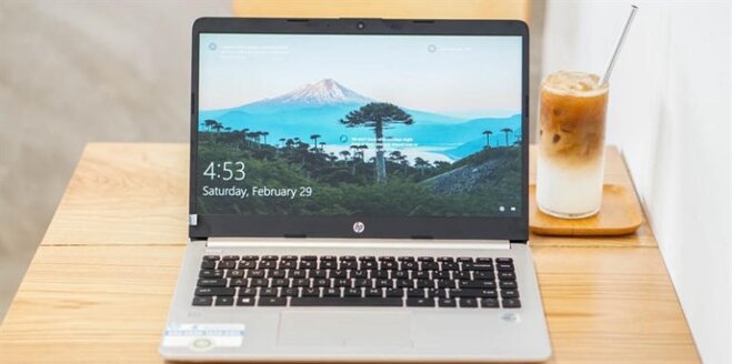 laptop HP 348 G7