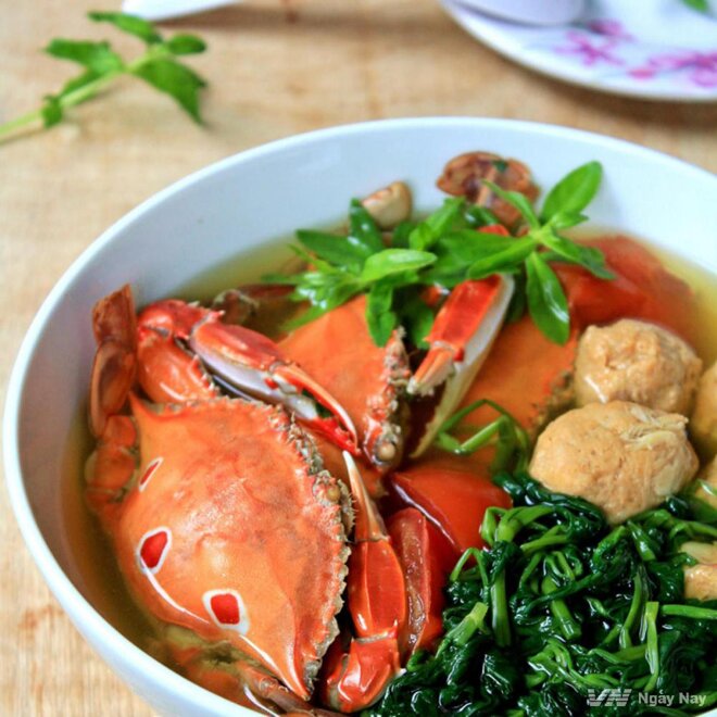 Canh chua rau muống cua thịt 