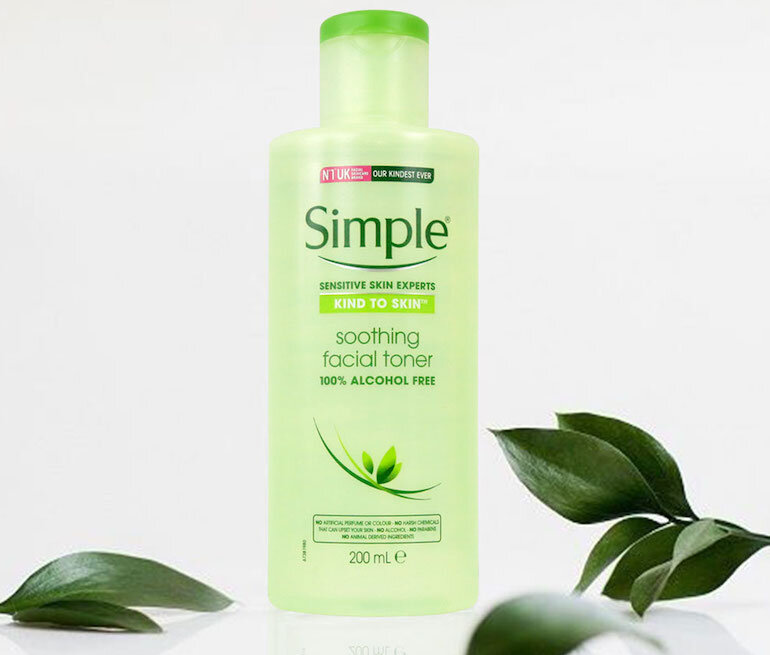 Nước hoa hồng không cồn Simple Kind To Skin Soothing Facial Toner