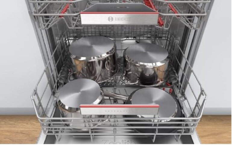 Khả năng làm sạch bát đĩa của máy rửa chén Bosch 14 bộ SMI6ZBS01D hiệu quả