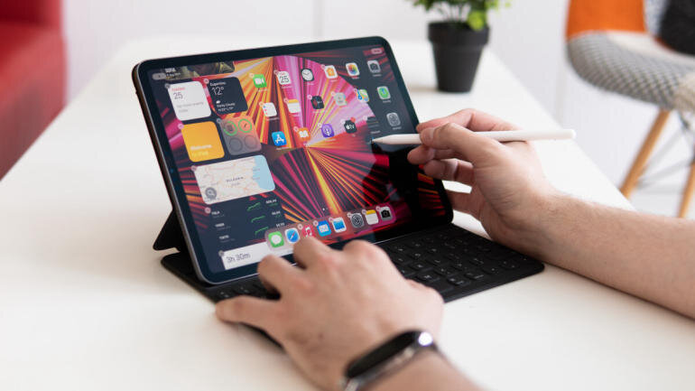 iPad Pro M1 có thể thay thế được laptop?