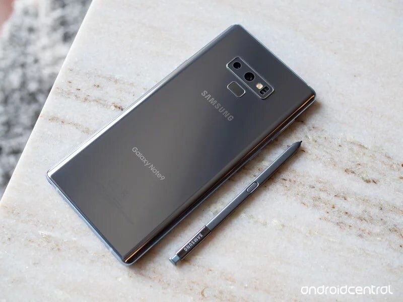 Samsung Galaxy Note có thể được kiểm tra độ chính hãng bằng cách test hình thức bên ngoài máy