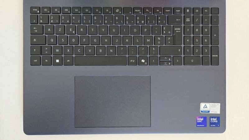 Dell 16 Plus 2 trong 1: Một lựa chọn tốt, nhưng vẫn thiếu một chút