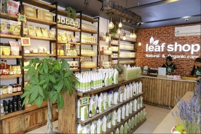 Cận cảnh cửa hàng hữu cơ Leafshop