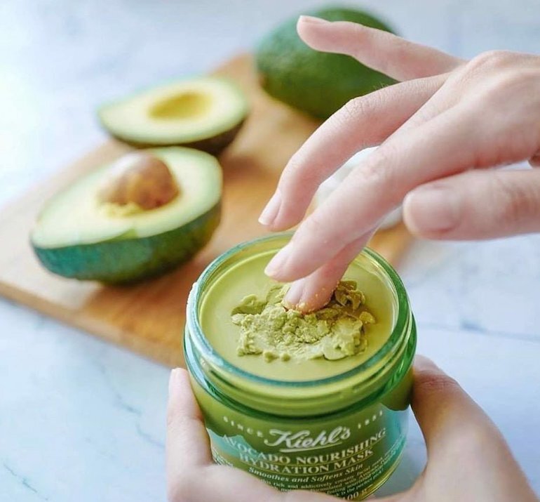 Kiehl's Avocado Mask helps hydrate dry and dehydrated skin.