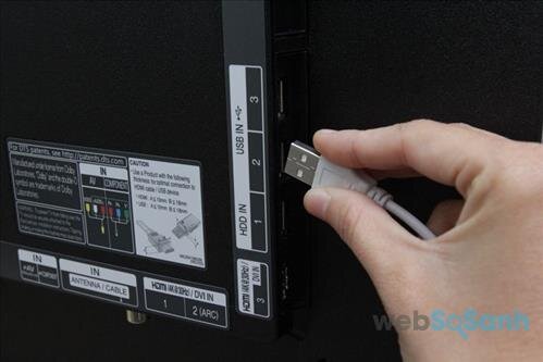 Smart Tivi LG có thể kết nối với bàn phím, chuột có dây cũng như không dây
