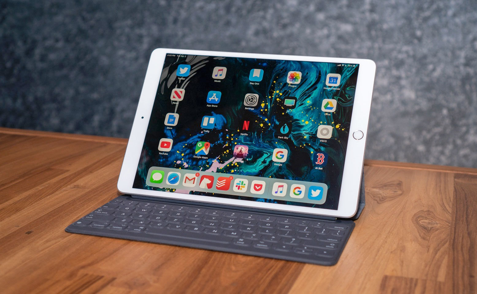 iPad Air 2019 được trang bị cấu hình khá mạnh mẽ có thể chạy đa nhiệm nhiều ứng dụng
