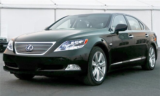 Lexus LS 2006 nằm trong phân khúc xe ô tô cũ giá 500 triệu