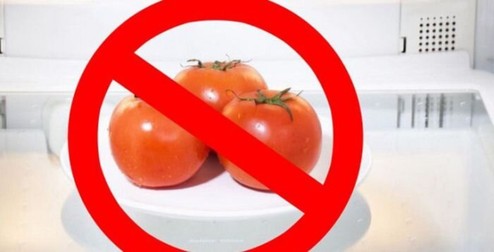 Không nên bảo quản cà chua trong tủ lạnh