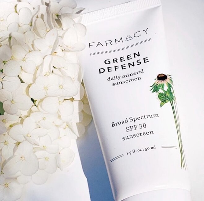 Kem chống nắng Farmacy Green Defense Daily Mineral Sunscreen SPF 30