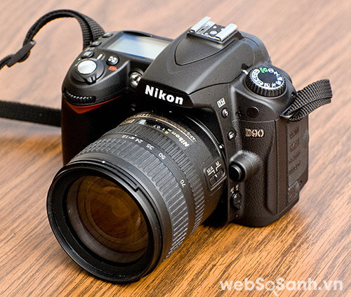 Nikon D90