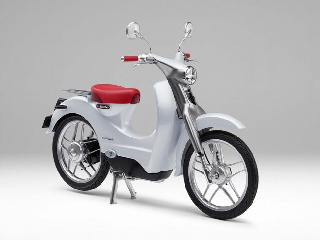 Xe máy điện EV-CUB của Honda kiểu dáng sang trọng, thanh lịch