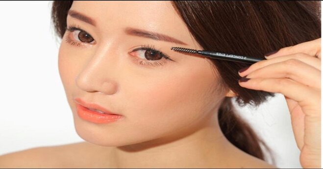 sử dụng mascara lông mày 