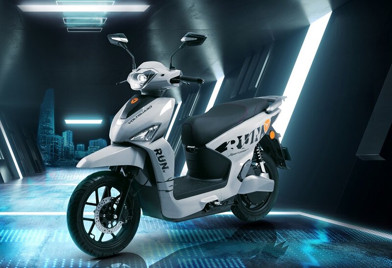 Giá xe máy điện Yadea Voltguard U giảm 7 triệu: Vận hành mạnh mẽ, pin lithium đi 112 km/lần sạc