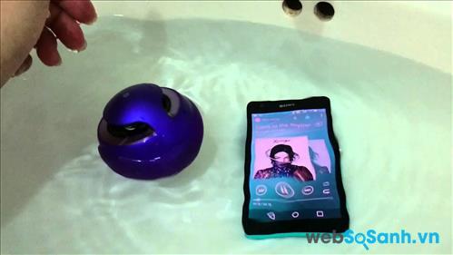 Điện thoại Xperia Z2a có khả năng chống nước đạt IP58