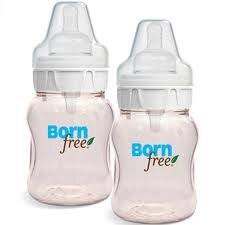 Bé thích thú uống sữa với Bình sữa Born Free Nhựa PES 150ml 