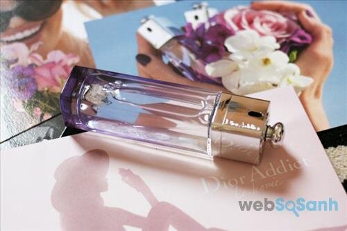 Chai nước hoa nữ Dior Addict Eau Sensuelle mang vẻ đẹp của sự lãng mạn, mùi hương của sự dịu dàng, ngọt ngào nhưng đầy tươi trẻ