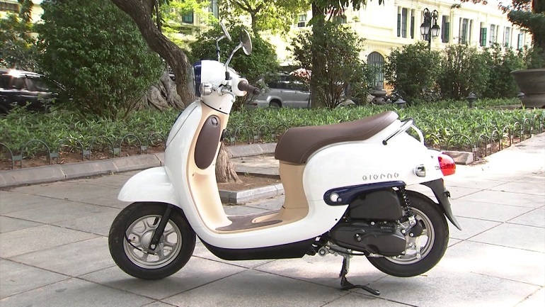 Xe độc Honda Julio 50cc tại Việt Nam còn mới 100 dù đã 22 năm tuổi