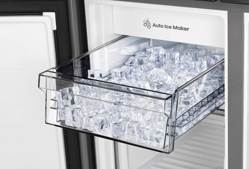 Tủ lạnh 4 cánh Hisense RQ630N4EBUI3 có làm đá tự động, giá 