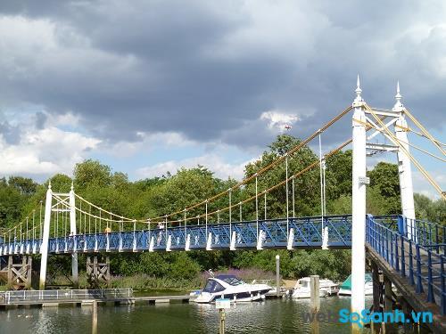 Hình ảnh chụp ở tiêu cự 54 mm, iso 80 và khẩu độ f/4 Hình ảnh chụp ở tiêu cự 54 mm, iso 80 và khẩu độ f/4