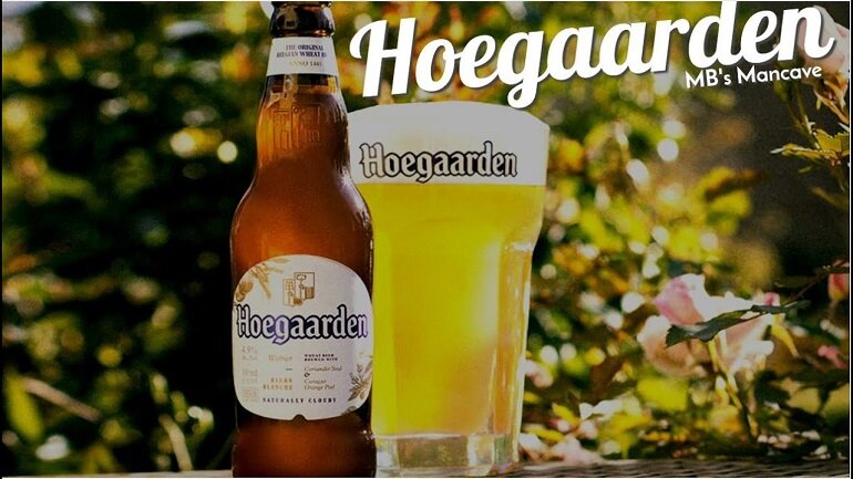 Vẻ bề ngoài của bia Hoegaarden Witbier