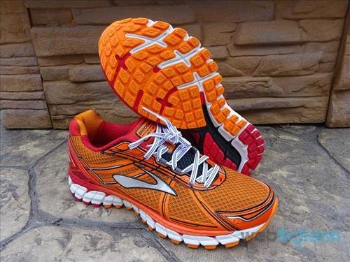 Giày chạy bộ Brooks Adrenaline GTS 15 cho người chạy lệch má trong